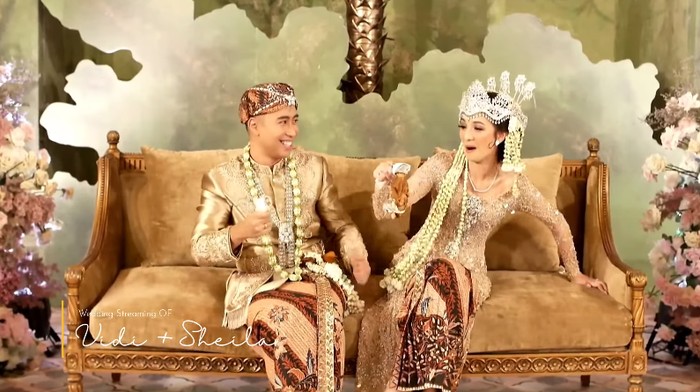 Vidi Aldiano & Sheila Dara Menikah dengan Adat Sunda