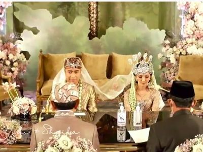 Tawa Bahagia Vidi Aldiano dan Sheila Dara Aisha Resmi Jadi Suami Istri