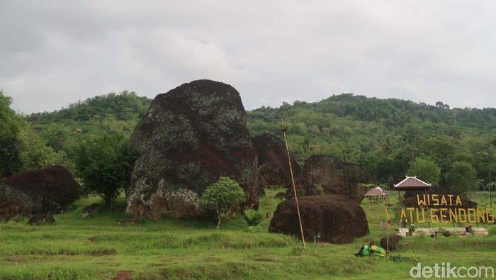 Watu Gendong di Gunungkidul