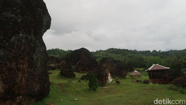 Dari hasil sementara penelitian tersebut, peneliti menyebut situs Watu Gedong adalah salah satu peninggalan aliran piroklastik. (Pradito Rida Pertana/detikTravel) Dari hasil sementara penelitian tersebut, peneliti menyebut situs Watu Gedong adalah salah satu peninggalan aliran piroklastik. (Pradito Rida Pertana/detikTravel)