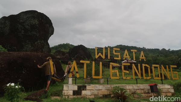 Tim peneliti yang dikoordinasi Georesearch Plosodoyong Field Camp berhasil menemukan bekas gunung api purba di wisata Watu Gendong yang berada di Kalurahan Beji, Kapanewon Ngawen, Gunungkidul. (Pradito Rida Pertana/detikTravel)