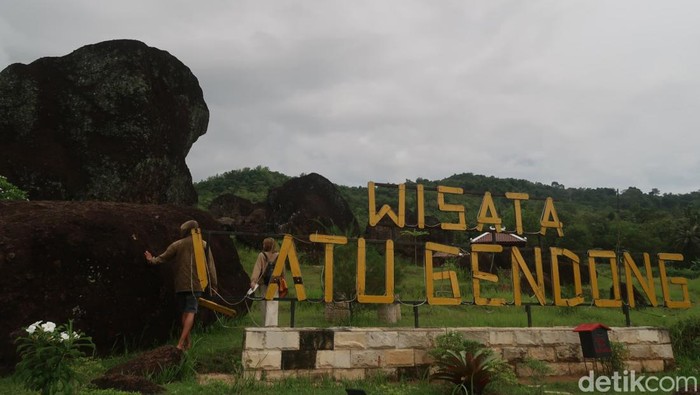 Watu Gendong di Gunungkidul Watu Gendong di Gunungkidul