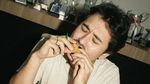 10 Potret Keren Jerome Kurnia, Aktor Penyalin Cahaya Saat di Dapur dan Resto