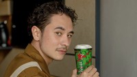 Jerome merupakan brand ambassador produk minuman bir. Di sela-sela waktu senggangnya, ia pun senang menikmati segelas bir.