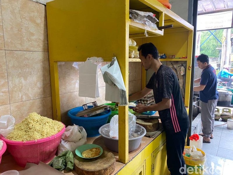 Edan! Chinese Food Rp 25 Ribu Porsi Brutal di Jagakarsa