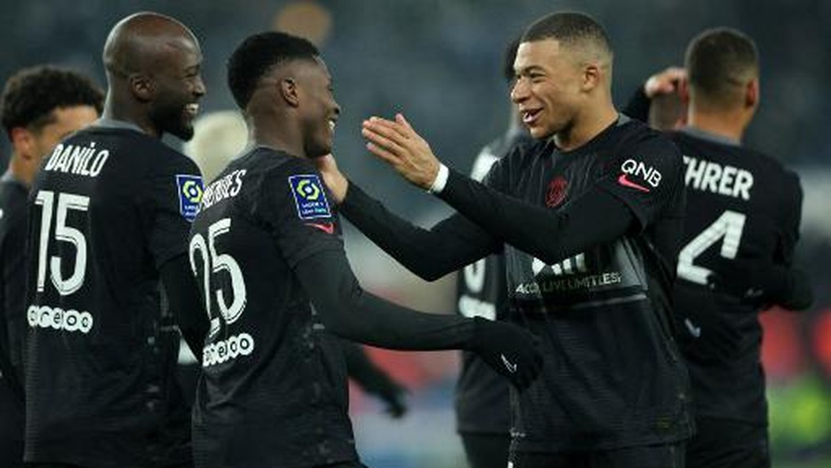 PSG menang 2-0 atas Brest (Foto: AFP/THOMAS COEX)