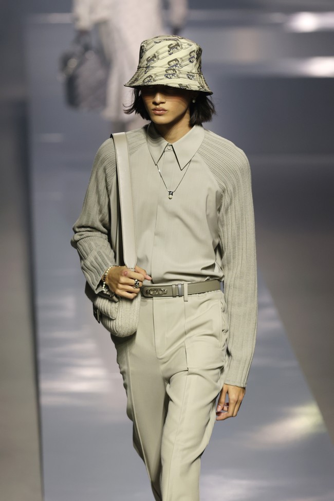 Saat casting di Milan, cerita mahasiswa sebuah perguruan tinggi swasta Surabaya itu, wajahnya bikin penasaran banyak orang. Mereka menebak-nebak aku dari negara mana. Mungkin menurut mereka unik ya. Mau dibilang wajah Asia bukan, Kaukasian juga nggak mirip, ungkap Rizal. (Foto: Getty Images/Vittorio Zunino Celotto)