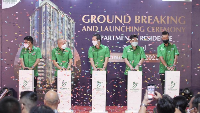 Pertumbuhan harga harga hunian mewah di Jakarta pada kuartal II 2013 terus meningkat. Menurut Indeks Residensial yang dikeluarkan Jones Lang LaSalle Asia Pasifik, pertumbuhan harga hunian mewah di Jakarta melebihi Beijing.