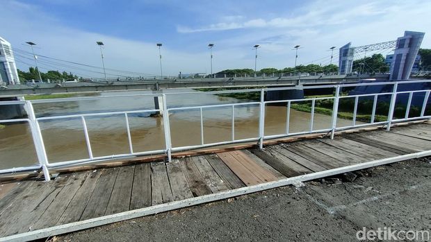 jembatan lama kota kediri