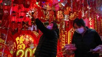 Kasus transmisi lokal pertama varian Omicron di Beijing melibatkan seseorang yang telah mengunjungi beberapa mal dan restoran dalam 14 hari sebelumnya. Orang itu belum meninggalkan Beijing sejak awal tahun 2022 ini. AP Photo/Andy Wong.