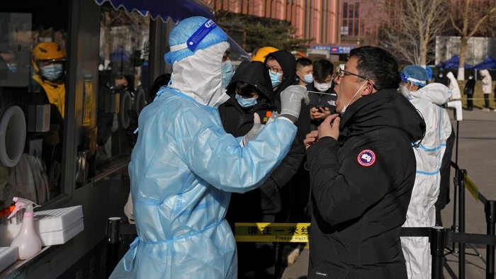 Beijing laporkan kasus transmisi lokal pertama Omicron di wilayahnya. Temuan kasus ini terjadi hanya beberapa minggu jelang dibukanya Olimpiade Musim Dingin.