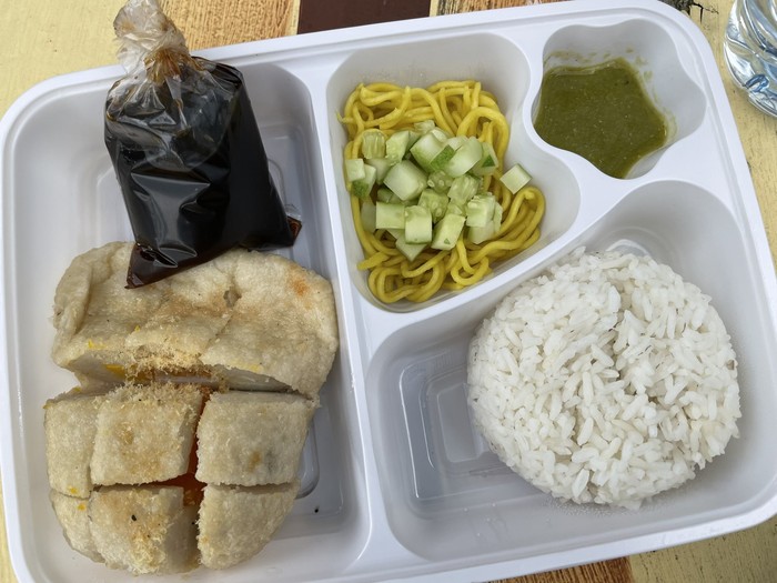 Pempek Pakai Nasi Makan Siang Pakai Pempek dengan Nasi