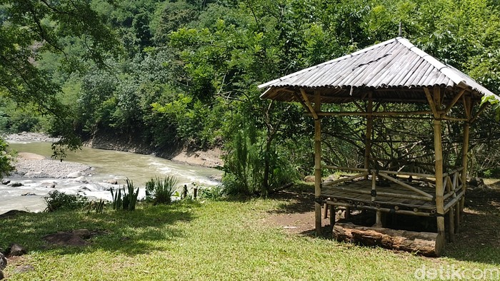 River tubing di Muara Cibentang