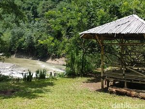 Tersembunyi di Pedalaman Garut, Ada River Tubing yang Eksotis