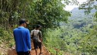 Muara Cibentang berada di di kawasan Muara Cibentang, Desa Jatisari, Kecamatan Cisompet, Kabupaten Garut.