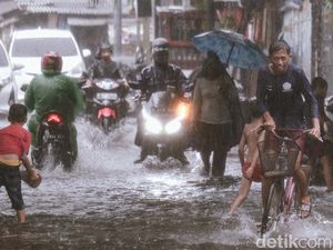 Manfaat Main Hujan-hujanan untuk Anak, Cukup 30 Menit Saja!