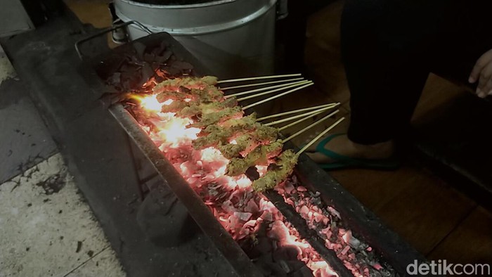 sate kelapa ondomohen