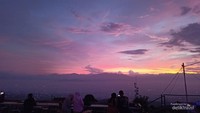 Si romantis, Caringin Tilu