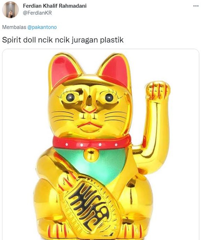 Spirit doll yang bisa banyak ditemukan di Glodok. Kalau spirit doll ini dipercaya bisa membawa keuntungan. Kamu punya juga? Foto: Twitter