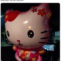 Kalau spirit doll biasanya diisi dengan arwah, maka spirit doll yang satu ini diisi dengan angin bertekanan. Kalau nggak diikat bisa terbang sendiri loh.. Foto: Twitter