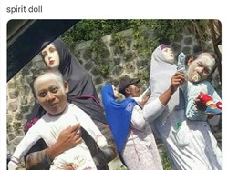 8 Cuitan Netizen Tentang Spirit Doll Ini Kocak, Bikin Gak Habis Pikir