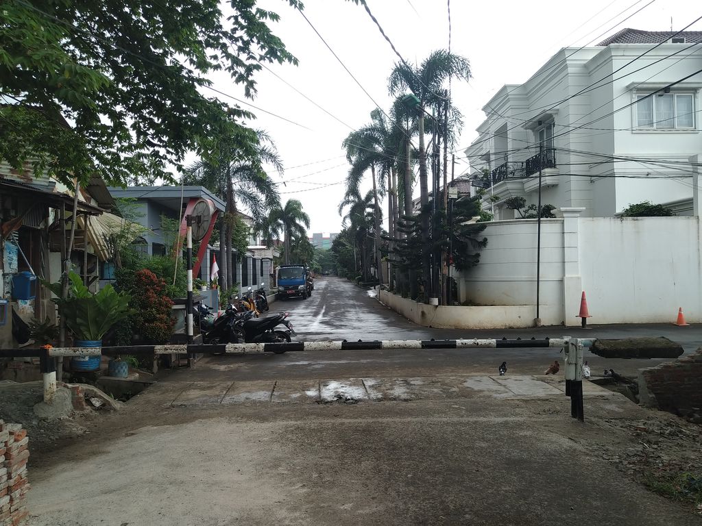tanggul pondok bambu dirobohkan