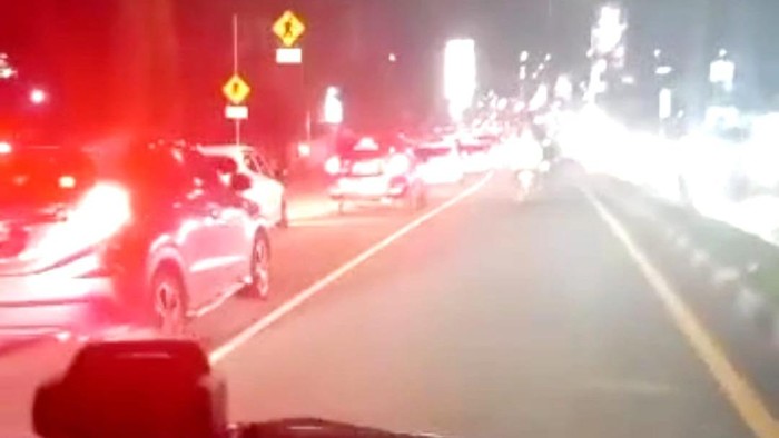 Viral video pria ngaku penumpang meninggal karena tak diberi jalan pengendara lain di Makssar (dokumen istimewa)