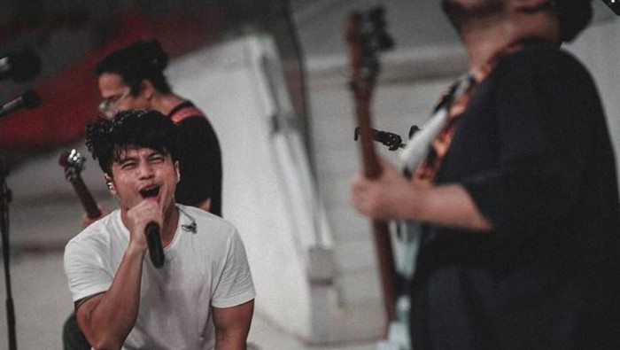 Anies Baswedan Anies Baswedan saksikan Nidji Check Sound.