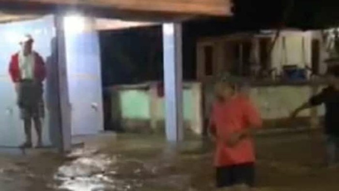 Banjir di Pidie Aceh akibat tanggul sungai jebol