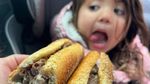 Gemas! Bocah Ini Punya Ekspresi Lucu Saat Melihat Makanan