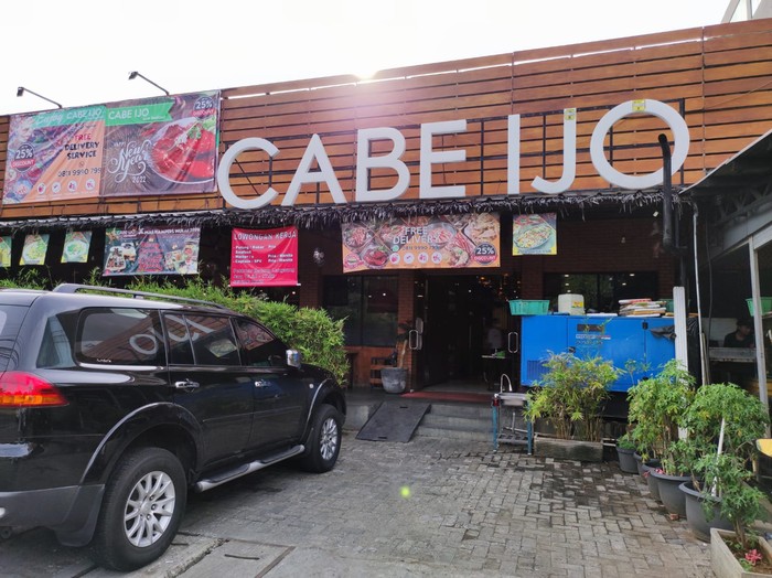 Cabe Ijo: Tersengat Pedasnya Kepiting Jumbo Saus Chili yang Nampol Cabe Ijo: Tersengat Pedasnya Kepiting Jumbo Saus Chili yang Nampol
