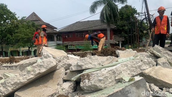 Faktor Alam Bikin Jembatan Rp 10 M di Karawang Ambles Faktor Alam Bikin Jembatan Rp 10 M di Karawang Ambles