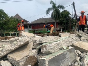 Jabar Hari Ini: Siswi SMP Diperkosa Mahasiswa-Jembatan Rp 10 M Ambles