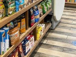 Uji Kejelian Mata Mencari Posisi Kucing di Foto Ini, Yakin Bisa?