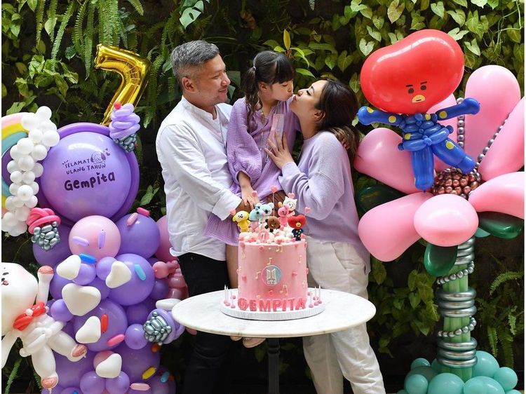 6 Potret Gading Marten dan Gisel Kompak di Ulang Tahun Gempi, Didoakan Rujuk