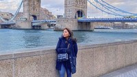 Mengikuti jejak sang ayah, Hotman Paris, Felicia Hutapea telah lulus secara resmi dari pendidikan hukum. Dirinya bahkan telah berprofesi sebagai seorang pengacara di Inggris. Foto: Instagram/feliciaahutapeaaa