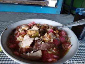 Gurih Mantap! Soto Ayam Jarkomi di Pangandaran Sejak 1960an