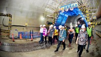 Setibanya di lokasi, Jokowi mendapat penjelasan terkait progres Kereta Cepat Jakarta Bandung dari Direktur Utama PT Kereta Cepat Indonesia China (KCIC)Dwiyana Slamet Riyadi. Setelah itu, Jokowi masuk ke terowongan.