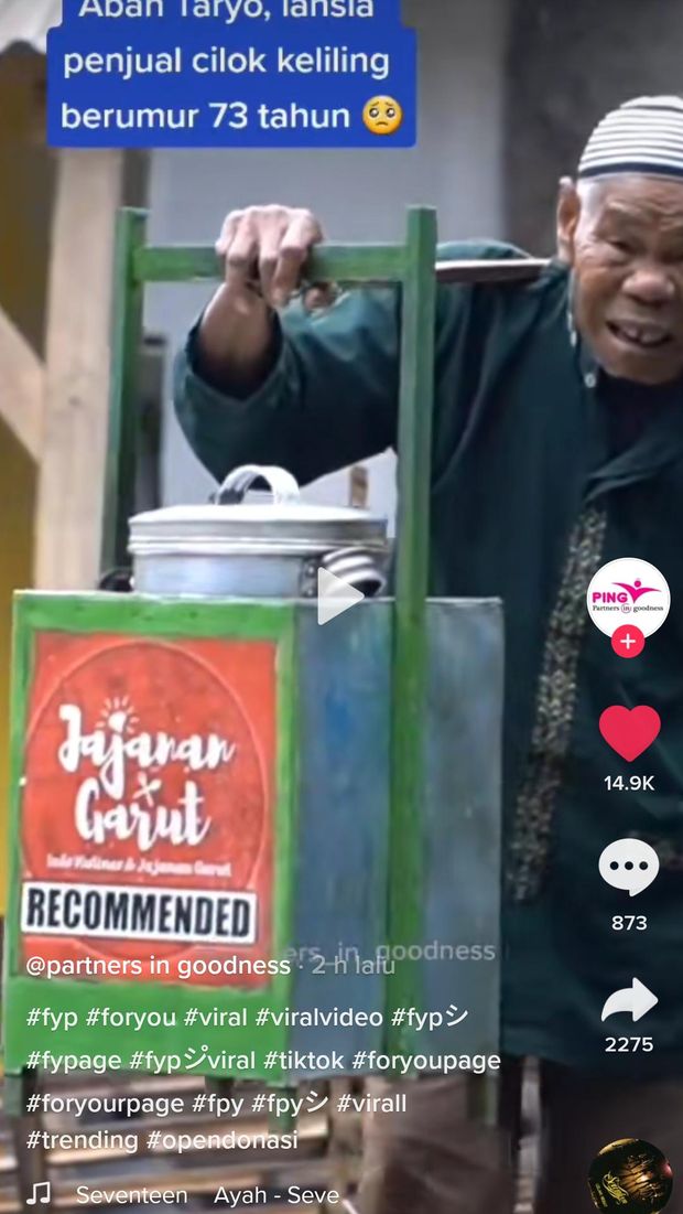 Jualan Cilok Sampai Gemetar, Kakek Ini Dapat Donasi Puluhan Juta Rupiah