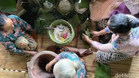 Tiga kasepuhan di Sukabumi ini sudah turun temurun menanam padi organik. Padi hasil panennya tak pernah dijual dan mampu disimpan hingga puluhan tahun.