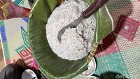 Warna nasinya pun tidak seputih hasil gabah yang dikupas dengan penggilingan. Karena, Kasepuhan Sinaresmi, Cipata Mulya, dan Ciptagelar tidak menggunakan mesin selep gabah, tetapi beras yang dihasilkan adalah gabah yang ditumbuk dengan lesung.