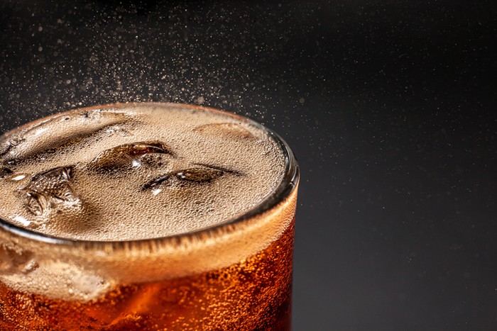 Kebiasaan minum tak sehat dapat menyebabkan kolesterol tinggi Kebiasaan minum tak sehat dapat menyebabkan kolesterol tinggi