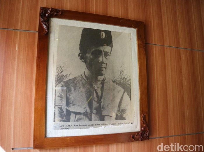 Koleksi peninggalan RMP Sosrokartono di Museum Kartini.
