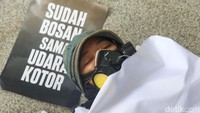 Sementara itu penggugat lainnya menilai upaya banding ini membuktikan bahwa pemerintah pusat tidak serius dalam menjaga kesehatan rakyatnya.