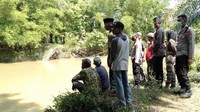 Foto: Wali Nagari Manggopoh, Ridwan Dt Tumbijo mengaku peristiwa penyerangan buaya baru pertama kali terjadi. Pihak BKSDA mengatakan akan memindahkan buaya ke habitat lain jika berhasil mengevakuasi sang predator. (dok. Polres Agam)