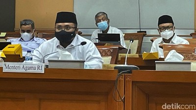 Menag-Komisi VIII Bahas Ibadah Haji 2022