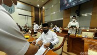 Yaqut menyoroti waktu persiapan yang kian singkat lantaran musim haji jatuh pada bulan Juni nanti. Dia memastikan pihaknya terus mematangkan persiapan pelaksanaan haji pada 1443H/2022M meski keberangkatan jamaah haji belum pasti hingga kini. 