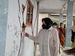 Mensos Risma Usulkan Warga Pesisir Pandeglang Direlokasi ke Dataran Tinggi