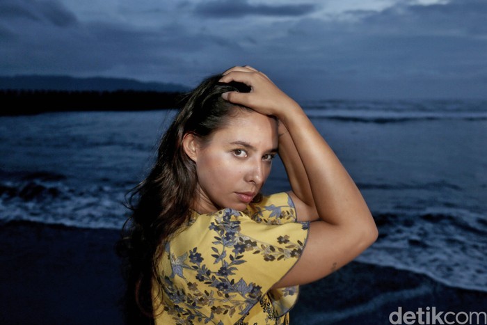 Nadine kaiser Nadine kaiser, anak Susi Pudjiastuti