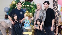 Olla Ramlan dan Aufar Hutapea serta anak-anaknya merayakan ulang tahun ke-7 sang putri, Aleena Hutapea. Dok. Pribadi